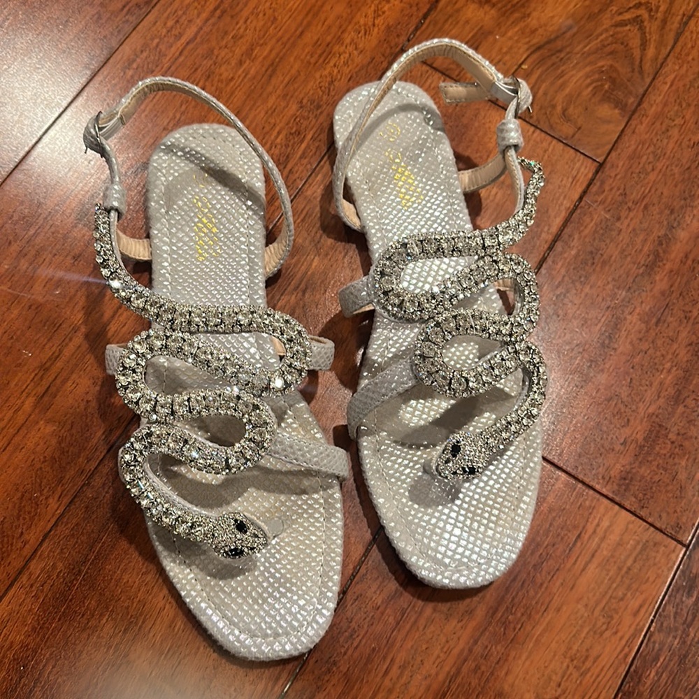 Rhinestone Snake Motif Silver/Light Gray Shimmery Summer Sandals Size 9 Women’s
